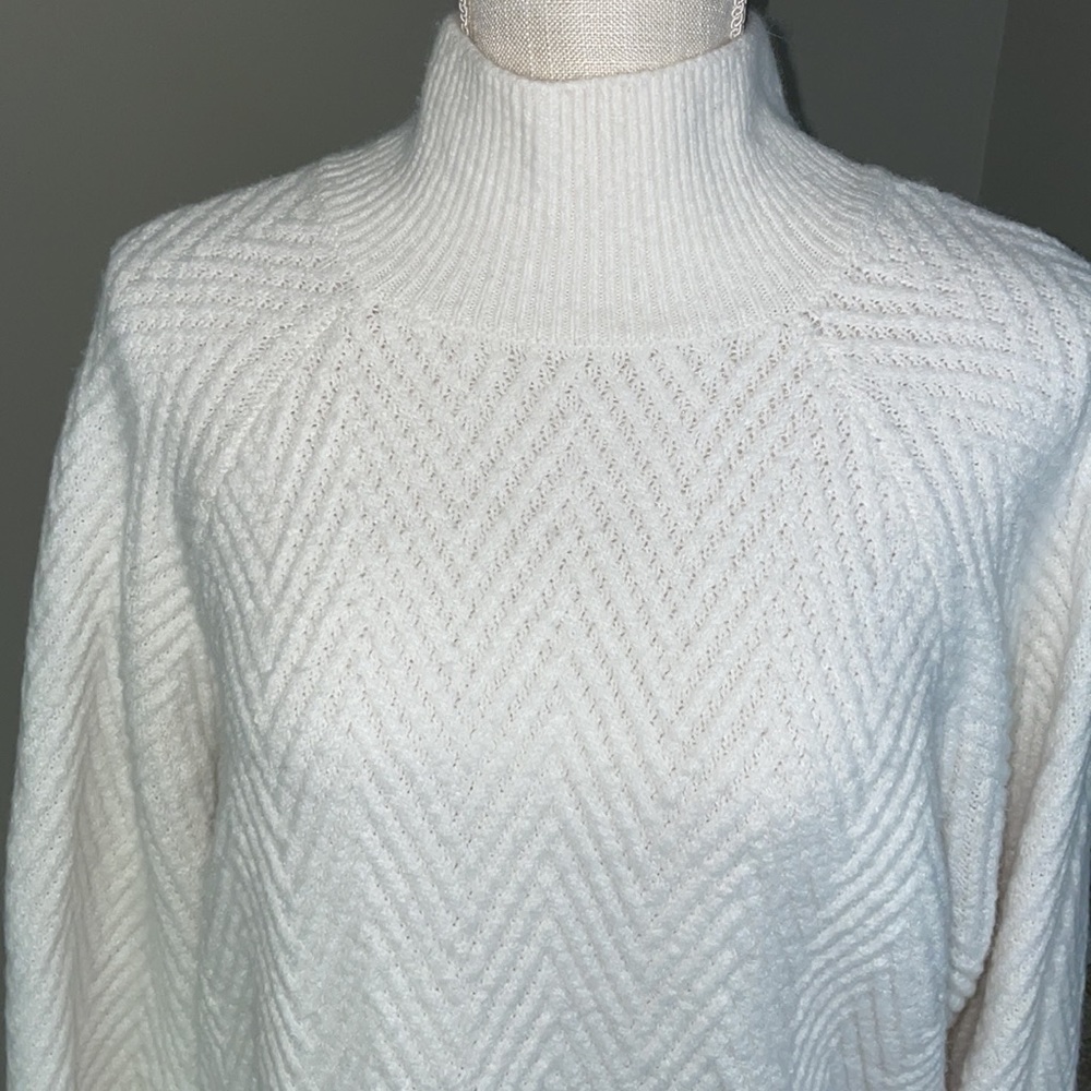 Abercrombie and Fitch women’s oversized small ivory sweater. Like new